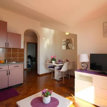Vista 3 In Mit Meerblick By Interhome Apartment Porec
